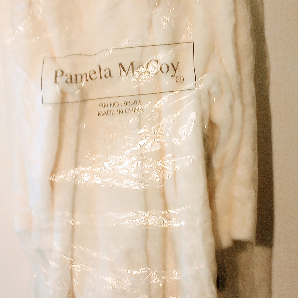 Pamela McCoy Cream Faux Fur Coat - Picture 2 of 10